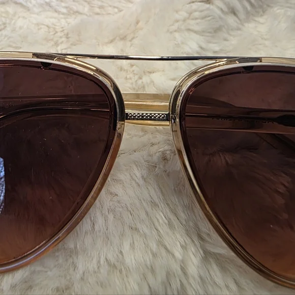 NWOT PRIVE REVAUX X Adriana Lima Tan Aviator Sunglasses - Picture 8 of 9